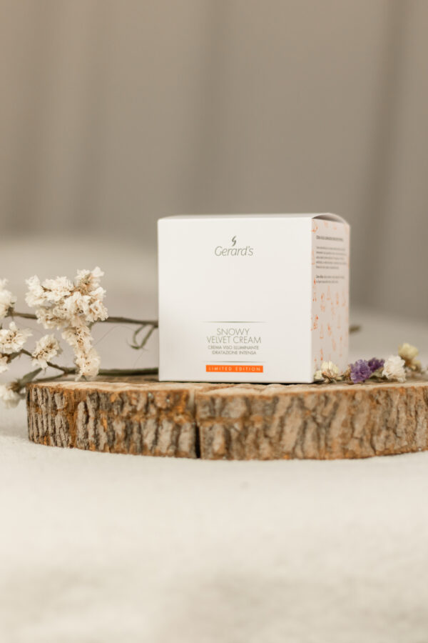 Crema Snowy Velvet Cream – Crema facial iluminadora con hidratación intensa (Edición  Limitada) 50 ml